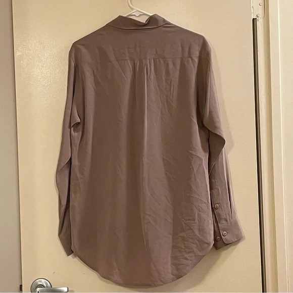 EQUIPMENT NWOT Slim Signature Silk Shirt in Rosewood - Picture 5 of 10
